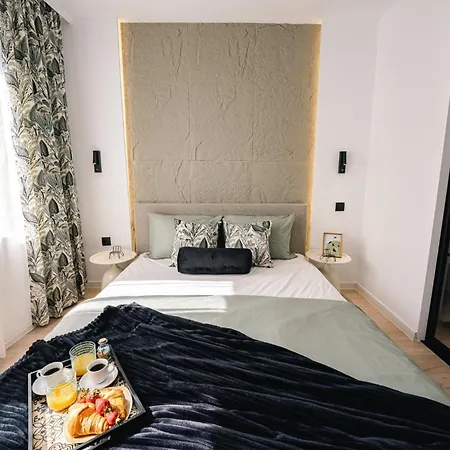 Olive Luxury Few Steps Away From The Sandy 公寓 *